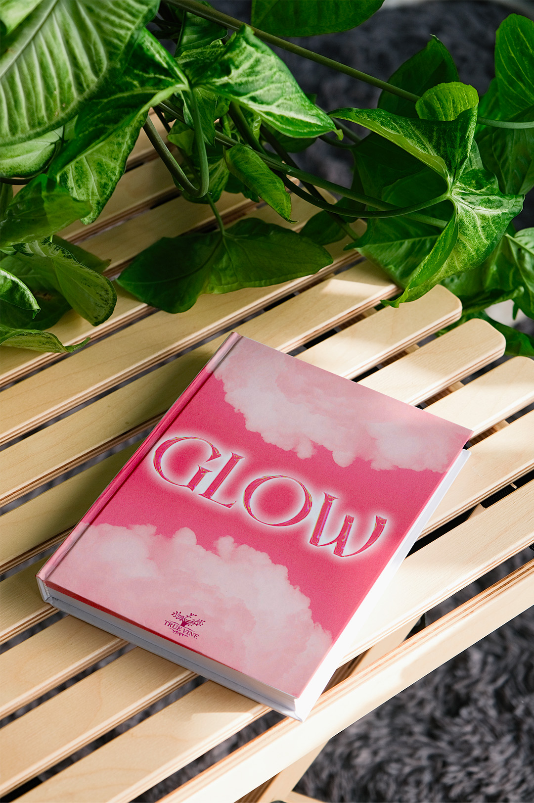 GLOW – Image 6